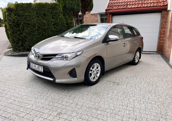 podkarpackie Toyota Auris cena 29999 przebieg: 240000, rok produkcji 2013 z Gdynia